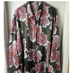N/T brand Woman's Large-Print Floral Blouse made in Los Angeles Size 2XL